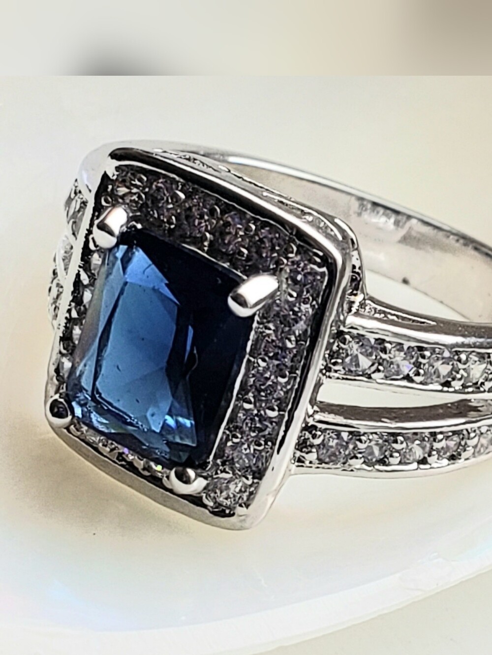 NEW Blue Sapphire & Sterling Stamped Ring, Sz 9 Encircled Halo Of Accent Stones - Picture 3 of 5